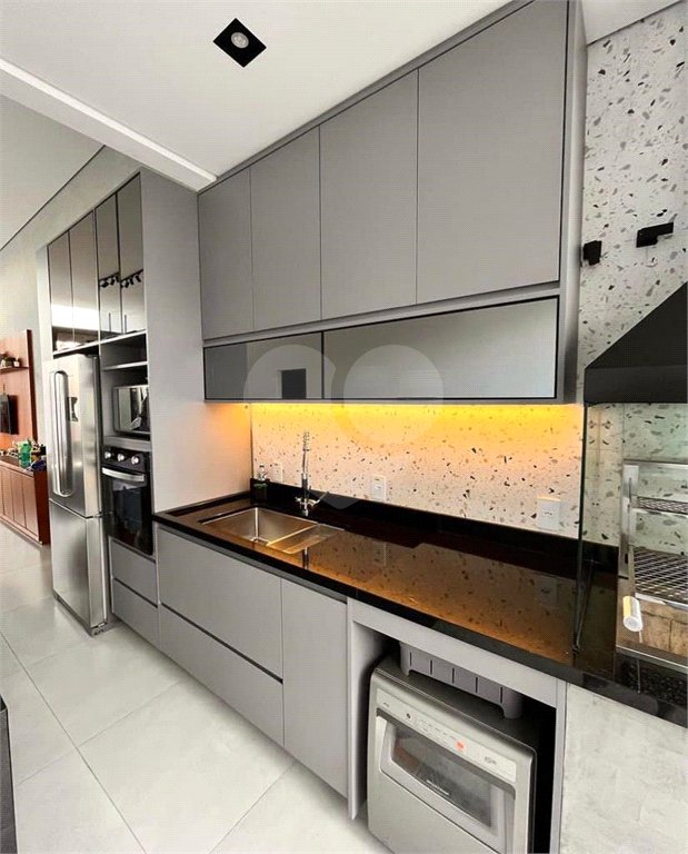 Casa à venda com 3 suítes no condomínio Residencial Golden Ville, Itapetininga - SP
