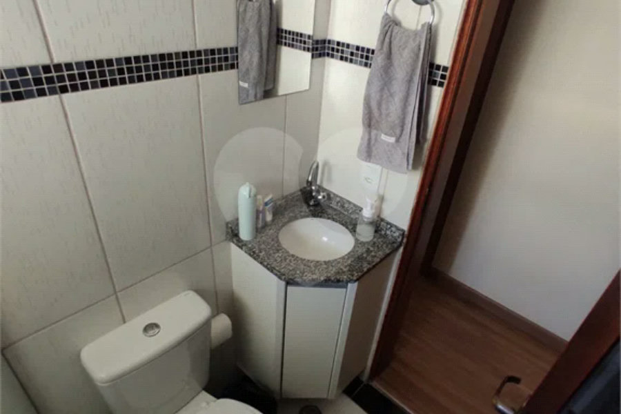Sobrado à venda com 3 quartos, sendo 1 suíte, em Parada Inglesa, São Paulo, SP