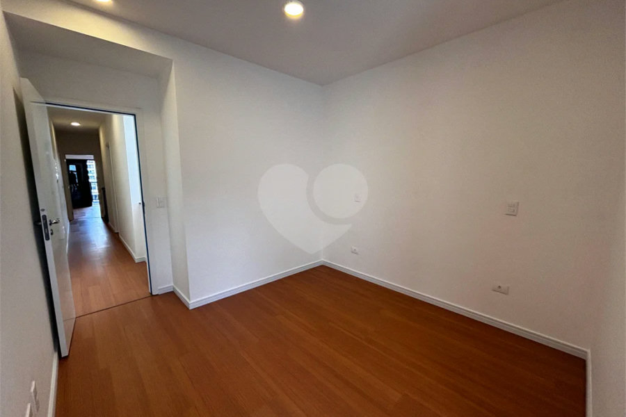 Sobrado à venda com 3 suítes em Vila Guilherme, São Paulo, SP