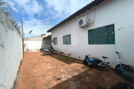 Casa à venda com 3 quartos em Parque Residencial Quinta da Lagoa, Três Lagoas, MS