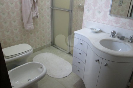 Casa à venda com 4 quartos, sendo 2 suítes, em Jardim Guedala, São Paulo, SP