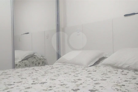 Casa à venda com 2 suítes no condomínio Residencial Veneza, São Paulo - SP