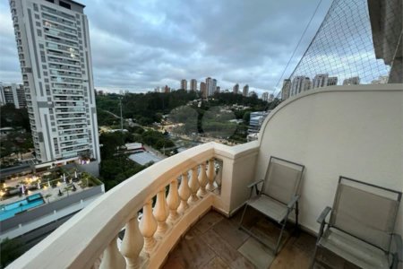 Apartamento à venda com 3 quartos, sendo 1 suíte,  em Vila Andrade, São Paulo, SP