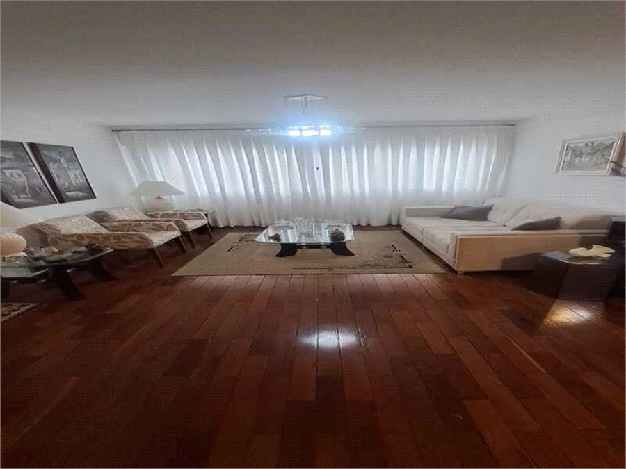 Apartamento à venda com 3 quartos, sendo 1 suíte, em Pinheiros, São Paulo, SP