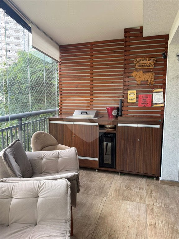Apartamento à venda com 3 quartos, sendo 1 suíte,  em Vila Regente Feijó, São Paulo, SP