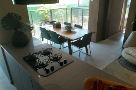 Apartamento à venda com 3 quartos, sendo 1 suíte, em Jardim das Acácias, São Paulo, SP