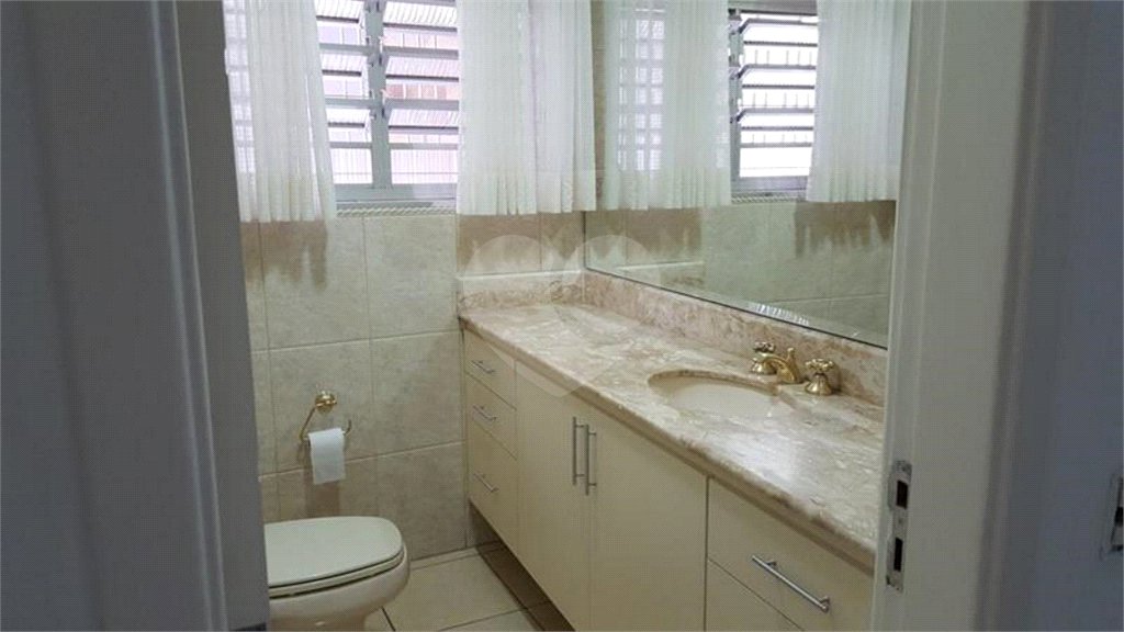 Sobrado à venda com 3 quartos, sendo 1 suíte, em Vila Galvão, Guarulhos, SP
