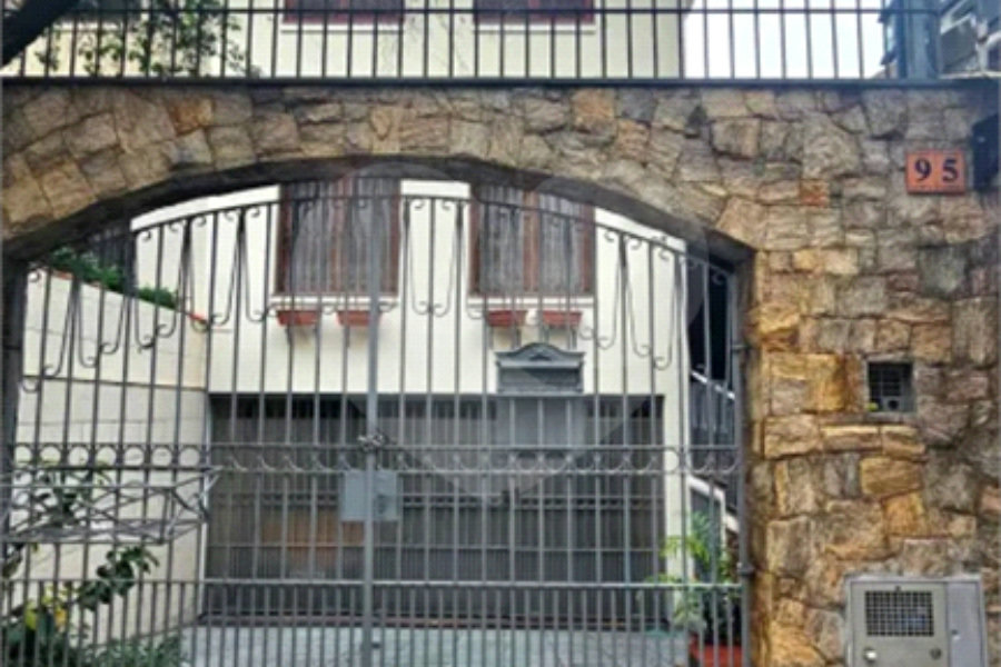 Casa de Vila à venda com 4 quartos, sendo 2 suítes, em Vila Madalena, São Paulo, SP