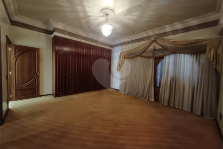 Casa à venda com 6 suítes no condomínio Portal da Raposo, Sorocaba - SP