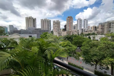 Casa à venda ou para alugar com 4 suítes no condomínio Solares Vila Europa, São Paulo - SP
