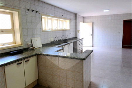 Sobrado à venda com 4 quartos, sendo 2 suítes, em Jardim Primavera, Araraquara, SP