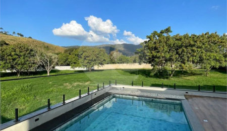 Casa à venda com 3 suítes no condomínio Residencial Granville, Atibaia - SP