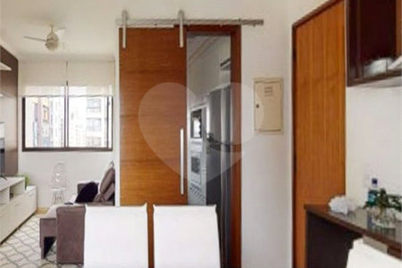 Apartamento à venda com 2 quartos, sendo 1 suíte, em Moema, São Paulo, SP
