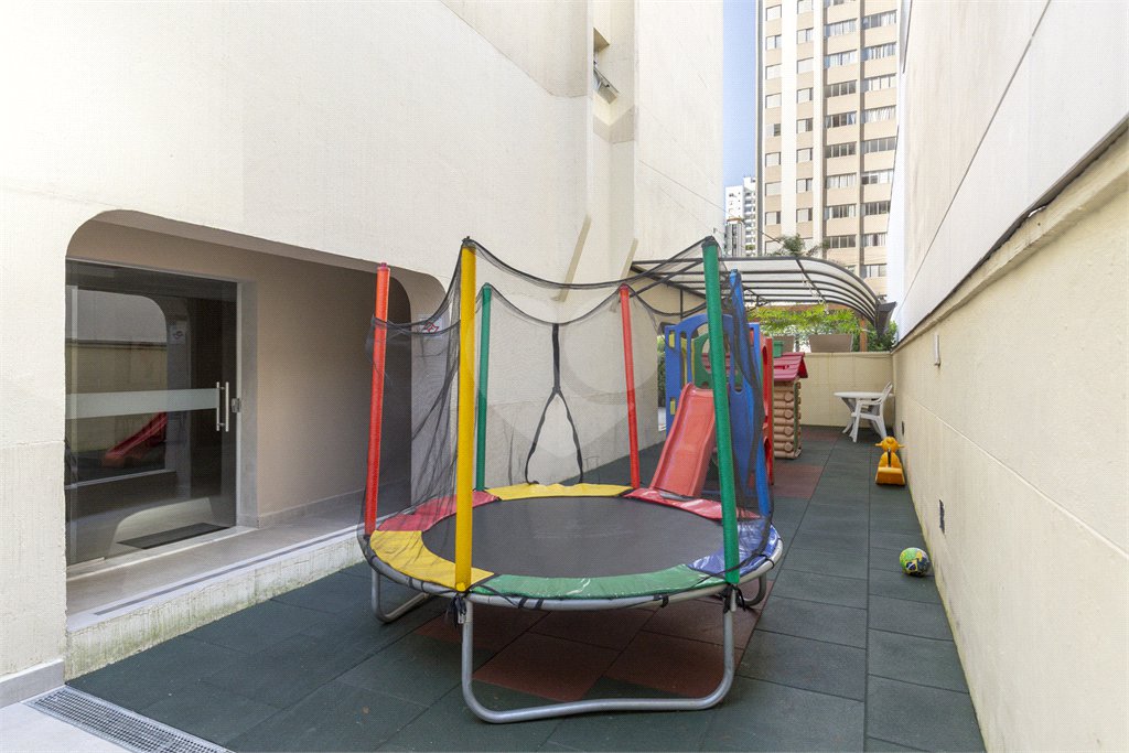 Apartamento à venda com 4 quartos, sendo 2 suítes, em Indianópolis, São Paulo, SP
