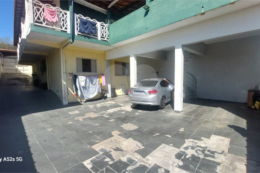 Casa à venda com 3 quartos, sendo 2 suítes, em Moinho, Mairiporã, SP