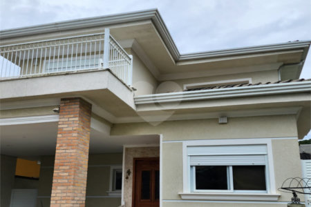 Casa à venda com 4 suítes no condomínio Pedra Grande, Atibaia - SP
