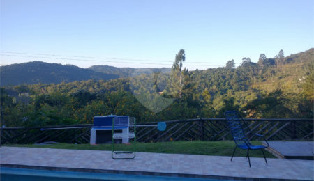 Casa à venda ou para alugar com 3 suítes em Juqueri Mirim, Mairiporã, SP