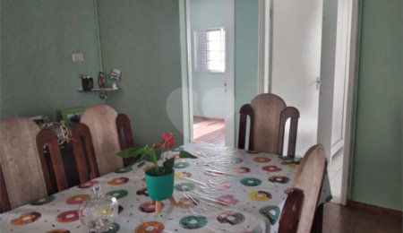 Casa à venda com 4 quartos, sendo 1 suíte,  no Centro, Mairinque, SP