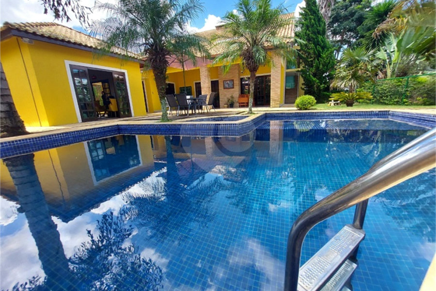 Casa à venda com 5 suítes em Canguera, São Roque, SP