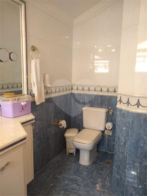 Casa à venda com 4 quartos, sendo 2 suítes, no condomínio Osato, Atibaia - SP