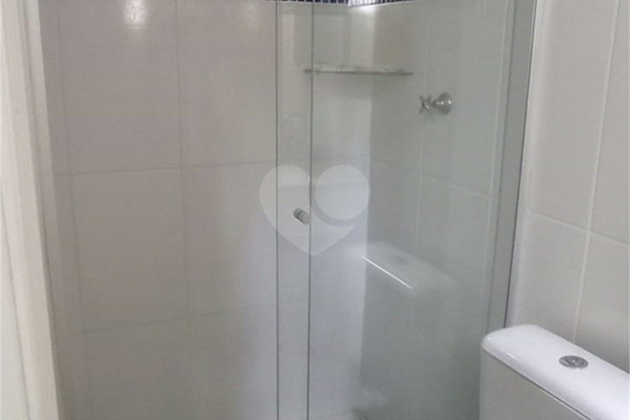Casa à venda com 2 suítes no condomínio Residencial Pavoni I, São Paulo - SP
