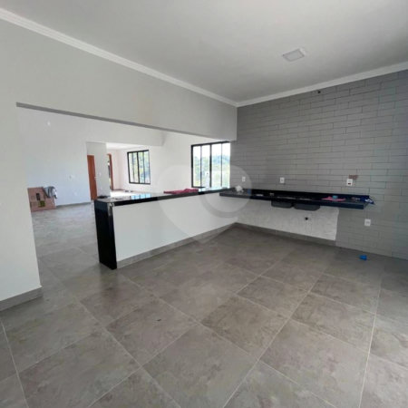 Casa à venda com 4 suítes no condomínio Village Saint Charbel, Araçoiaba da Serra - SP