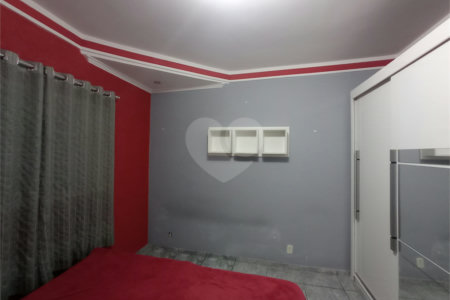 Casa Térrea à venda com 3 quartos em Jardim Santa Bárbara, Sorocaba, SP