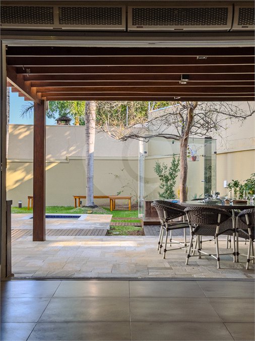 Casa à venda com 4 suítes no condomínio Villa Borghese, Indaiatuba - SP