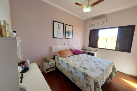 Casa à venda com 4 quartos, sendo 2 suítes, no condomínio Nascente do Jaraguá, Araraquara - SP