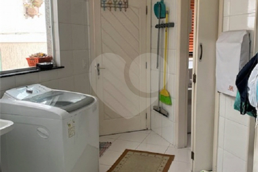 Sobrado à venda com 3 quartos, sendo 1 suíte, em Tremembé, São Paulo, SP