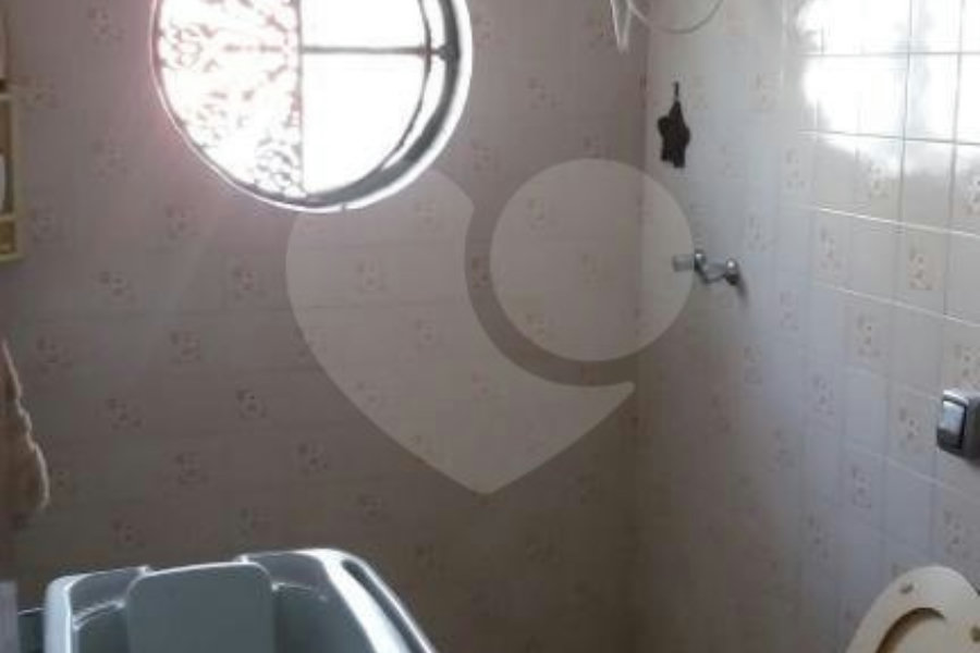 Sobrado à venda com 4 quartos, sendo 1 suíte, em Tremembé, São Paulo, SP
