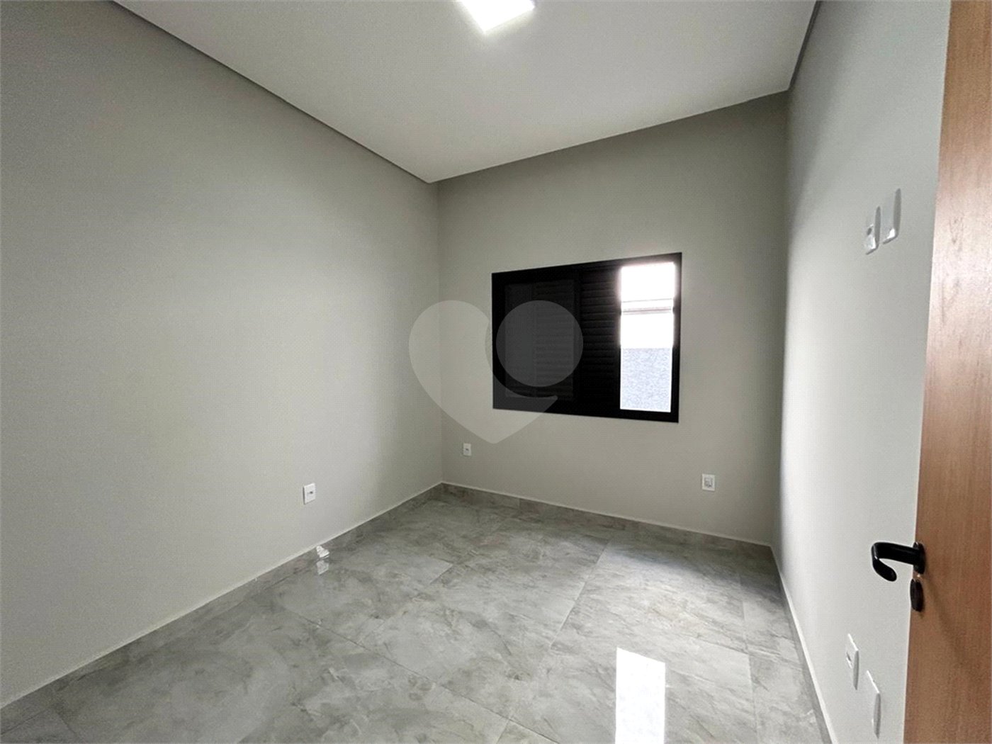 Casa à venda com 3 quartos, sendo 2 suítes, no condomínio Ibiti Reserva, Sorocaba - SP