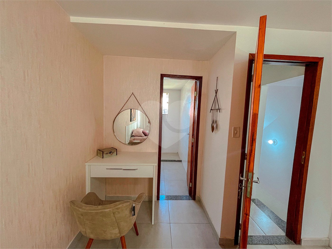 Casa à venda com 4 quartos, sendo 1 suíte, no condomínio Imperial Santa Cruz, Rio de Janeiro - RJ