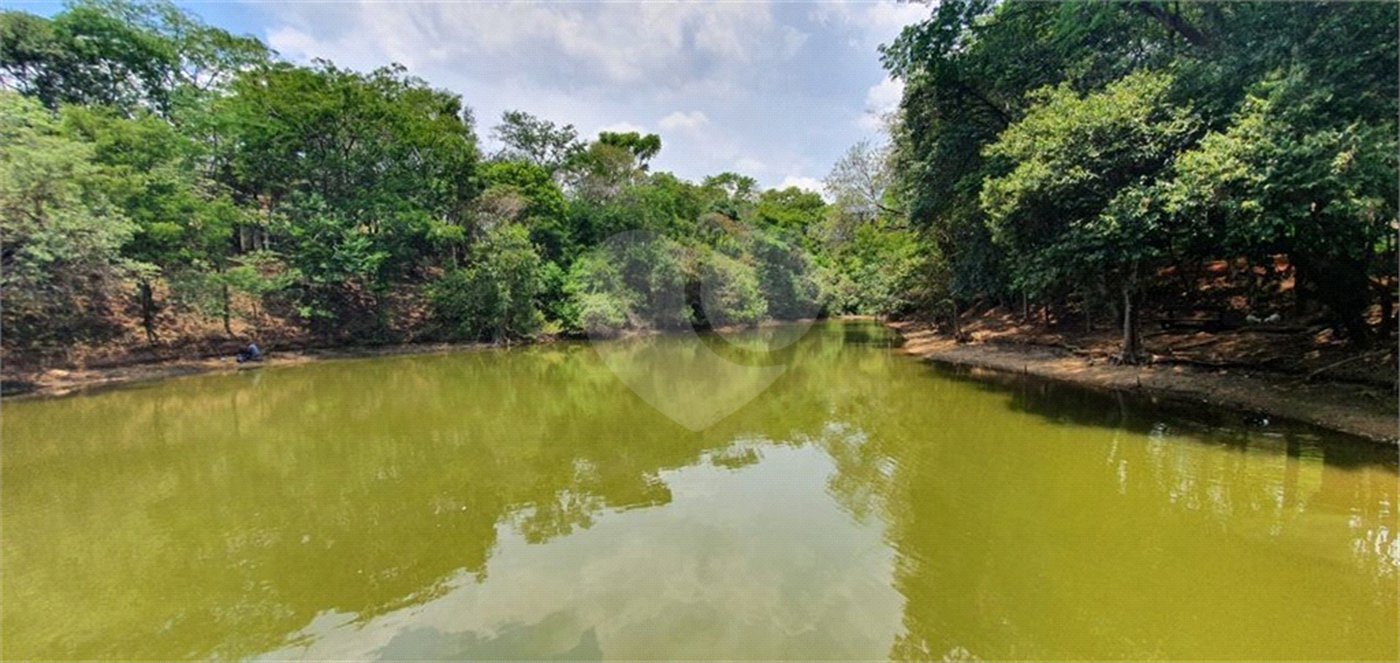 Terreno à venda com 1 suíte no condomínio Portal do Lago, Valinhos - SP