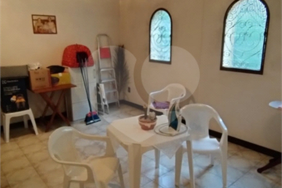 Sobrado à venda com 3 quartos, sendo 1 suíte, em Tremembé, São Paulo, SP