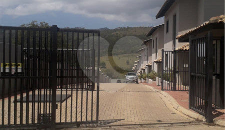 Casa à venda com 3 suítes no condomínio Residencial Marchant Buarque, Atibaia - SP