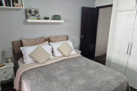 Sobrado à venda com 2 quartos em Vila Gumercindo, São Paulo, SP