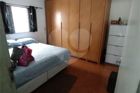 Casa à venda com 2 quartos, sendo 1 suíte,  em Jardim Layr, Mogi das Cruzes, SP