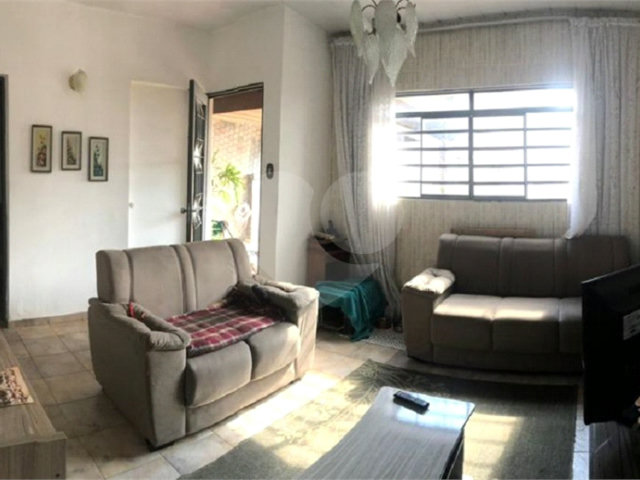 Casa Térrea à venda com 4 quartos em Vila Medeiros, São Paulo, SP