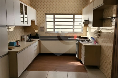 Casa à venda com 4 quartos, sendo 2 suítes, em Vila São Geraldo, São Paulo, SP