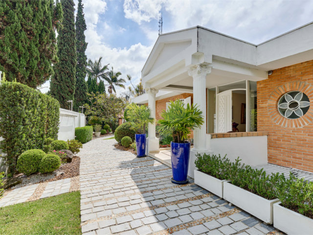 Casa Térrea à venda com 4 suítes em Chácara Flora, São Paulo, SP