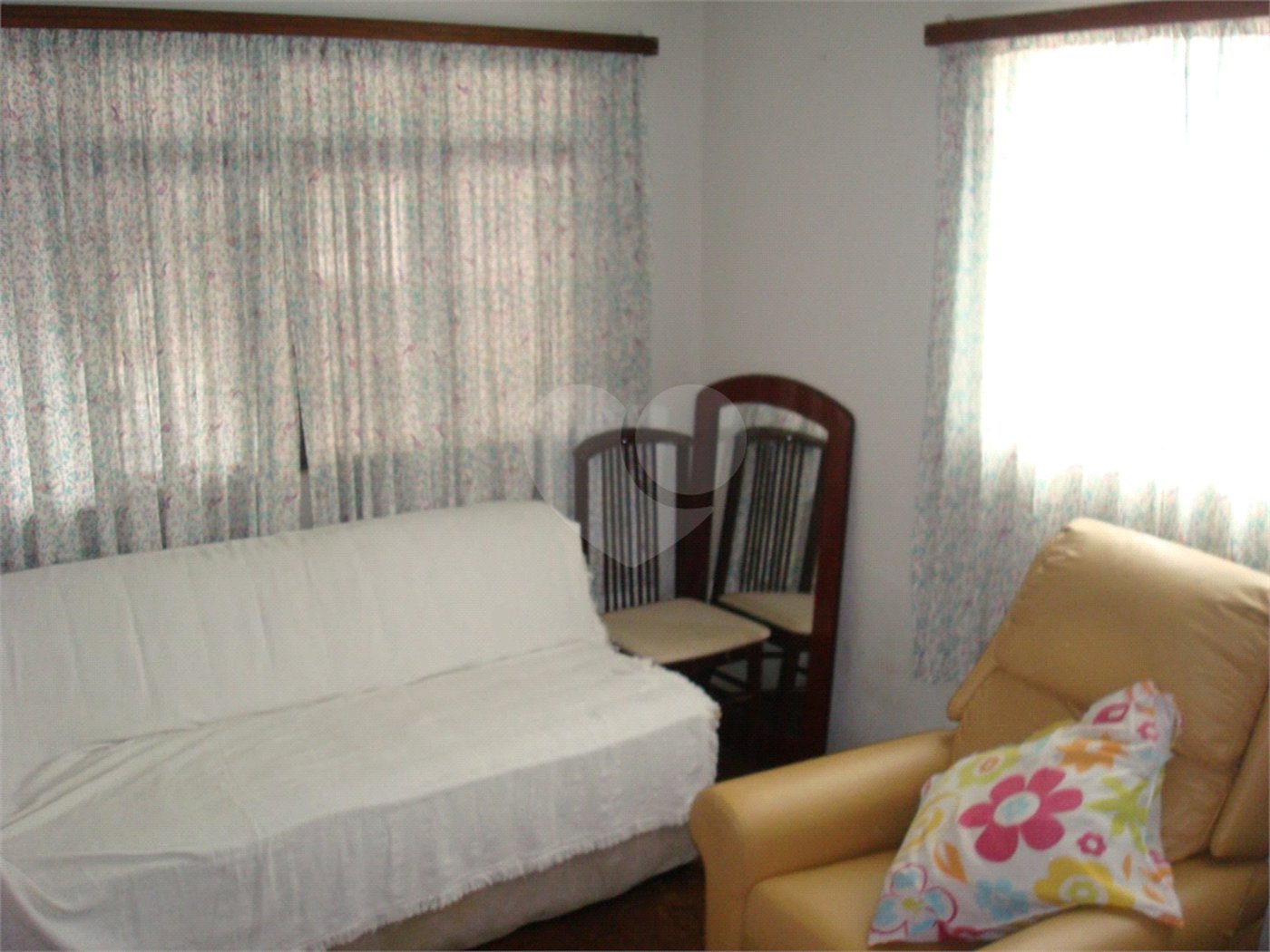 Sobrado à venda com 3 quartos em Vila Romanópolis, Ferraz de Vasconcelos, SP