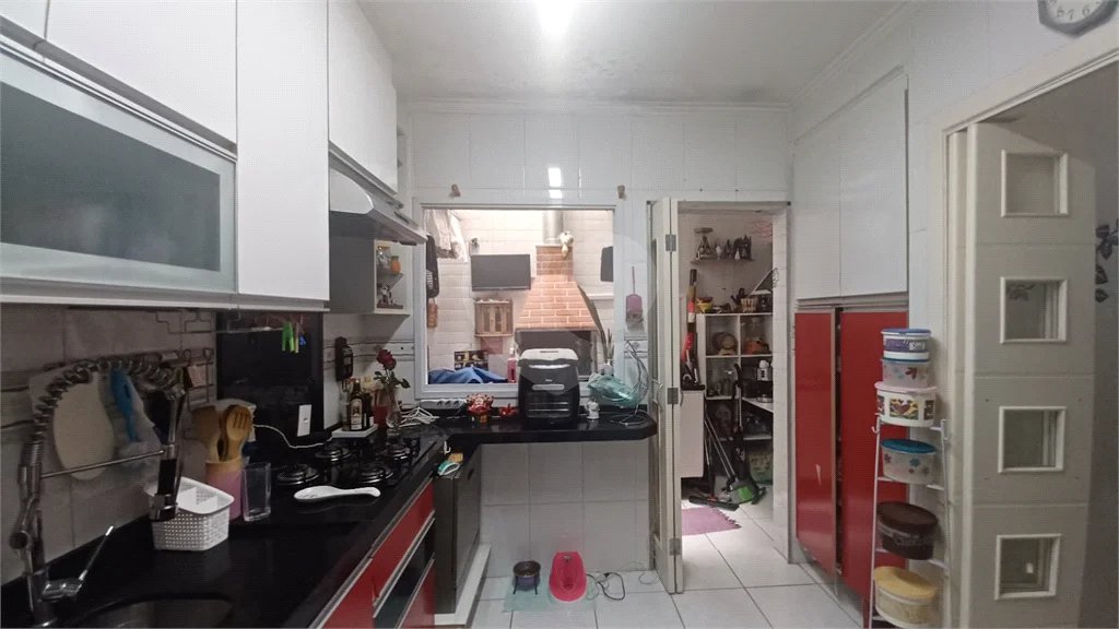 Casa à venda com 3 quartos, sendo 1 suíte, no condomínio Santanna, São Paulo - SP