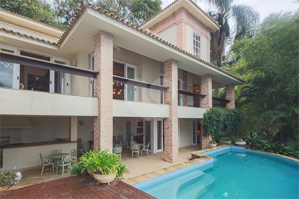 Casa à venda com 4 suítes em Guarapiranga, São Paulo, SP
