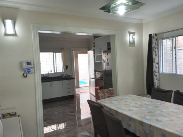 Sobrado à venda com 3 quartos, sendo 1 suíte,  em Jardim Santa Beatriz, Guarulhos, SP