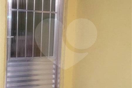 Sobrado à venda com 2 quartos em Jardim Maria Virginia, São Paulo, SP