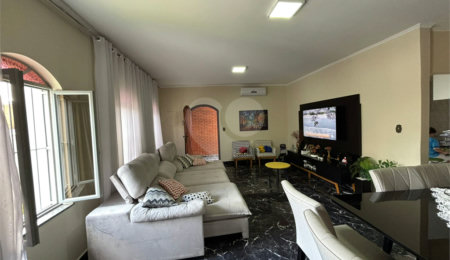 Casa à venda com 3 quartos, sendo 1 suíte,  em Vila Nivi, São Paulo, SP