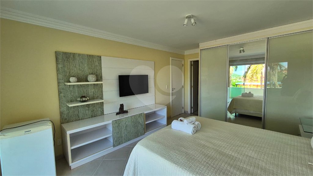 Casa à venda com 6 quartos, sendo 4 suítes, em Ferradura, Armação dos Búzios, RJ