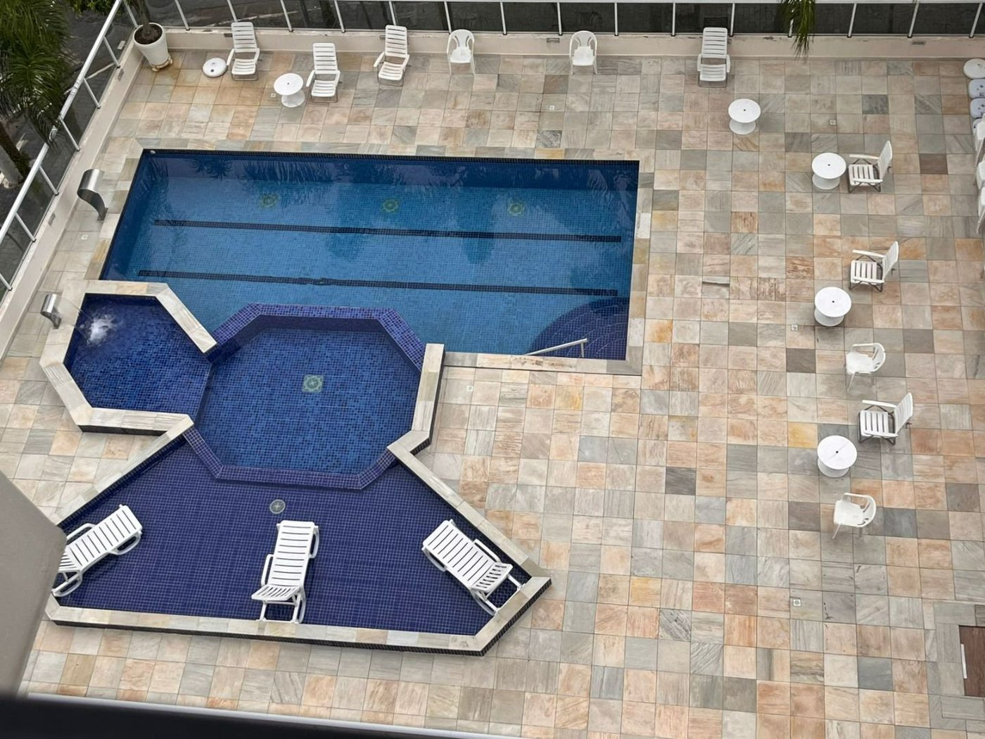 Apartamento com 2 dormitórios à venda, 65 m² por R$ 360.000,00 - Vila Júlia - Guarujá/SP