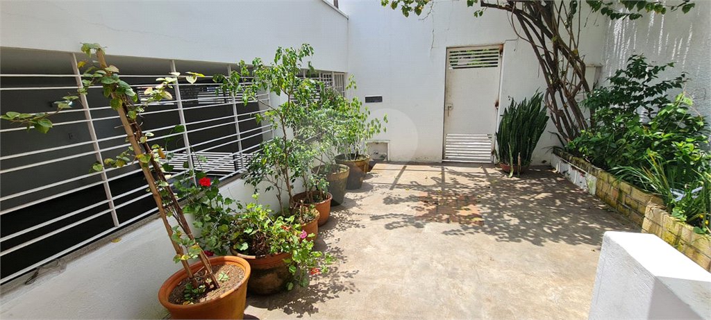 Sobrado à venda com 5 quartos, sendo 4 suítes, em Brooklin Velho, São Paulo, SP